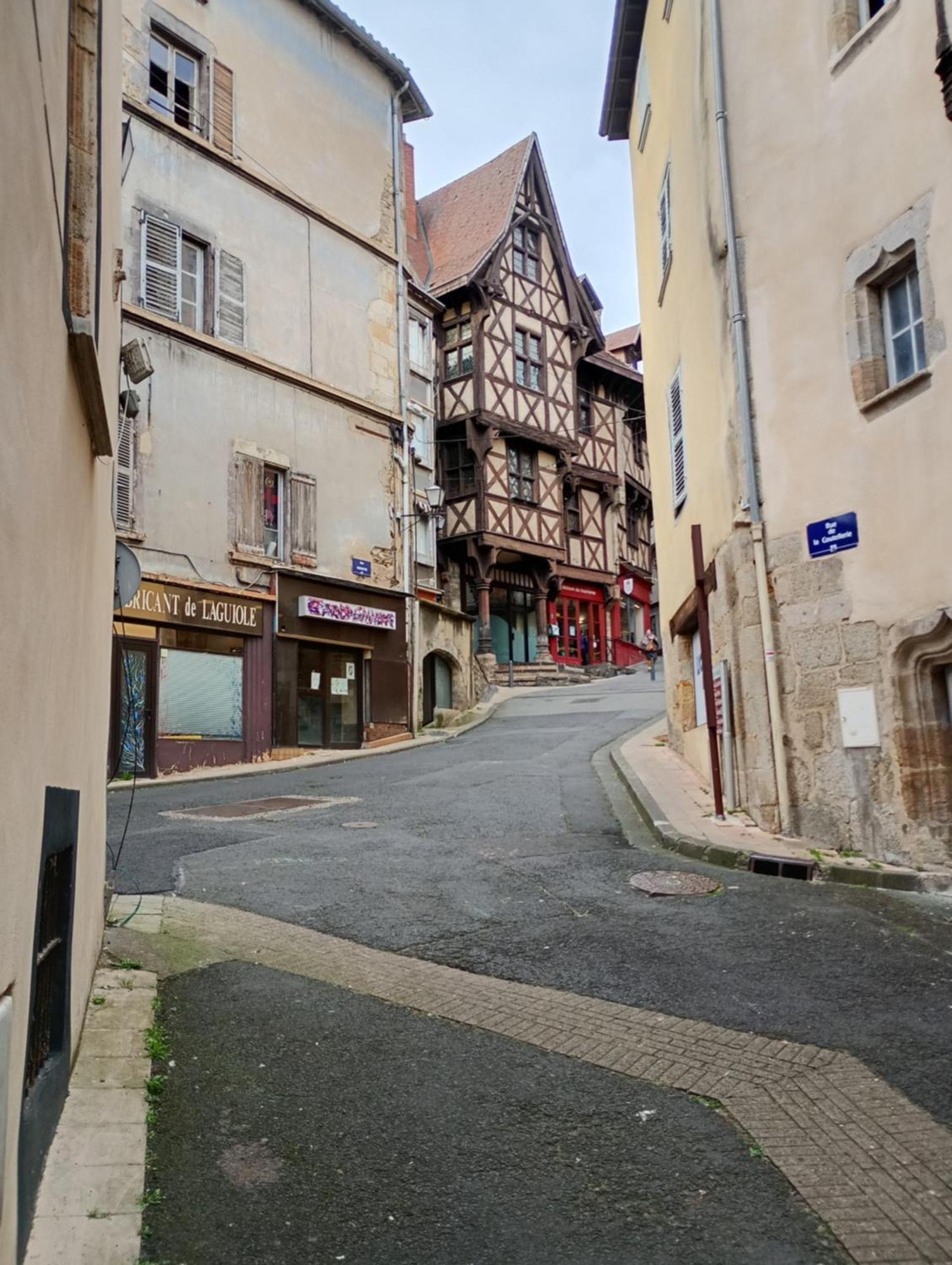 Apartament Duplex Center Thiers - Clermont-Ferrand - Lyon - Free Parking - Self-Check-In Zewnętrze zdjęcie